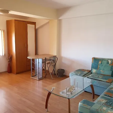 Family House Oreha 반스코