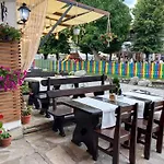 Guest house Family House Oreha 3*
