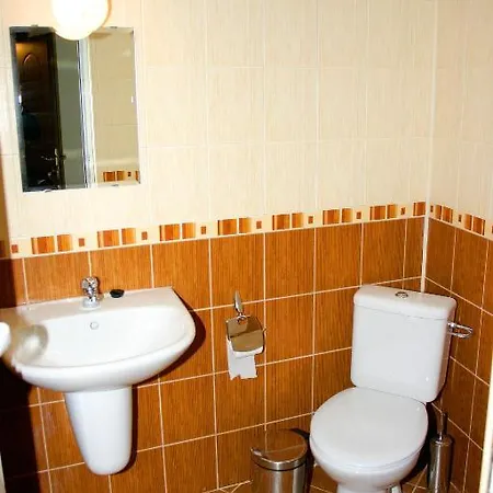 בית הארחה Family House Oreha